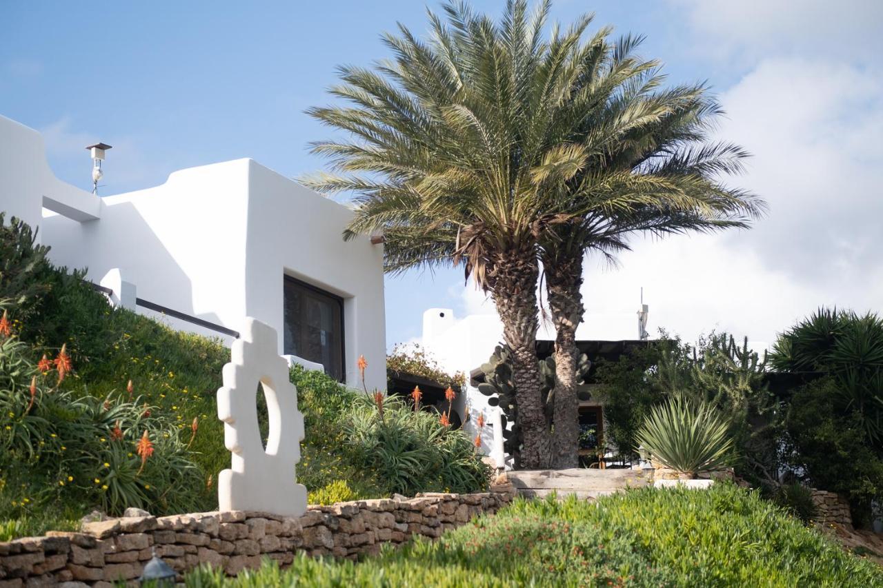 La Almendra Y El Gitano Hotel Agua Amarga  Exterior photo